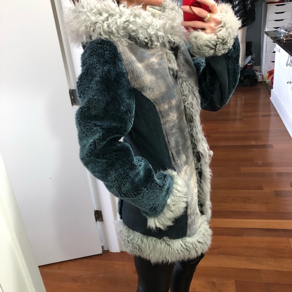 Genuine Shearling hooded fur coat jacket not Gucci - Picture 3 of 6